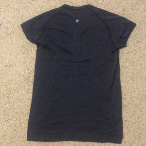 Lulu lemon shirt